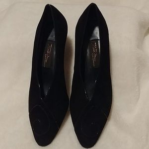 Black Suede Low Heeled Shoes